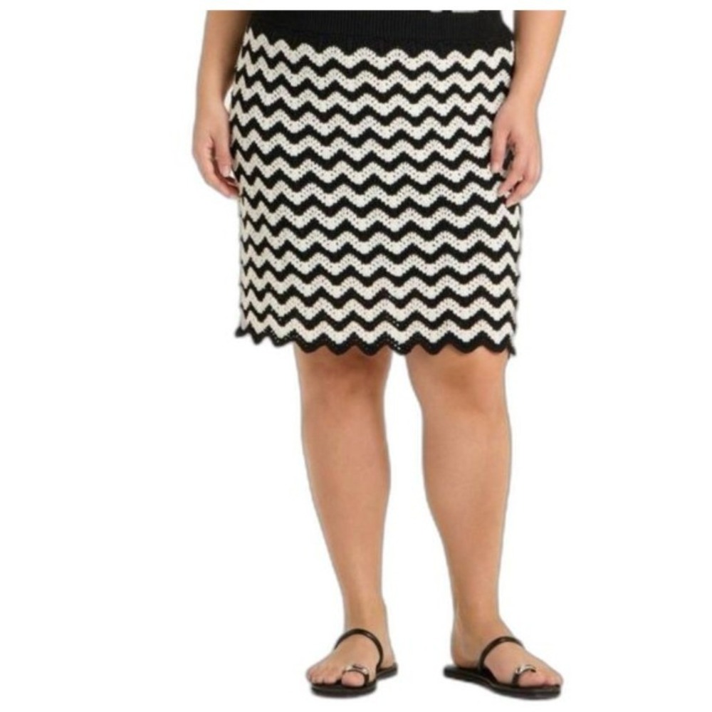 Ava & Viv Black White Chevron Crochet Knit Skirt Plus Size 2X Scalloped Hem NWT